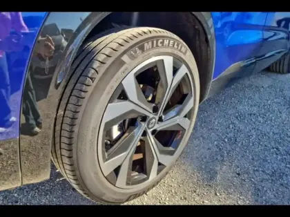 Photo 12 Renault Austral  1.2 E-Tech full hybrid 200ch Iconic esprit Alpine- 24