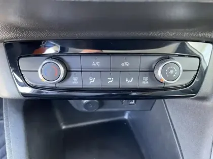 Photo 14 Opel Corsa Gén. VI Ph1 NG Elegance Business 5