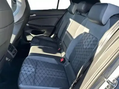 Photo 7 Volkswagen Golf Gén. VIII Ph1 R-Line 5