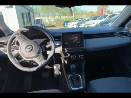 Photo 8 Renault Clio  1.6 E-Tech 145ch full hybrid Evolution - 24