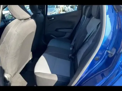 Photo 10 Renault Clio  1.6 E-Tech 145ch full hybrid Evolution - 24