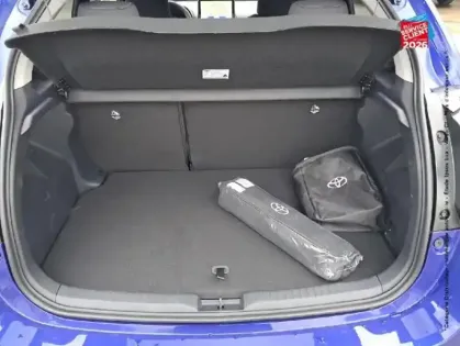 Photo 13 Toyota Yaris  116h Design 5p MY25