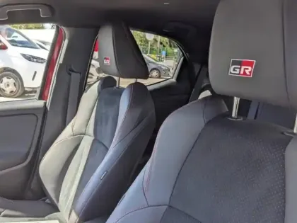 Photo 14 Toyota Yaris  116h GR Sport 5p MY22
