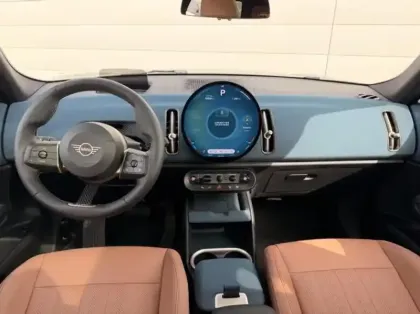 Photo 6 Mini Countryman Gén. III (U25) Ph1 Favoured 5