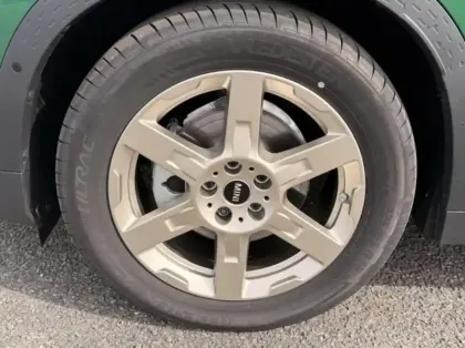 Photo 8 Mini Countryman Gén. III (U25) Ph1 Favoured 5