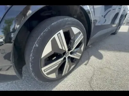 Photo 12 Renault Megane  E-Tech Electric EV60 220ch Iconic super charge -B