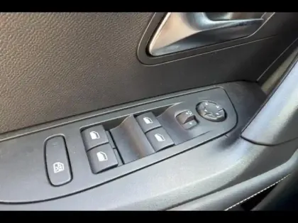 Photo 14 Peugeot 2008 Gén. II Ph2 Allure 5