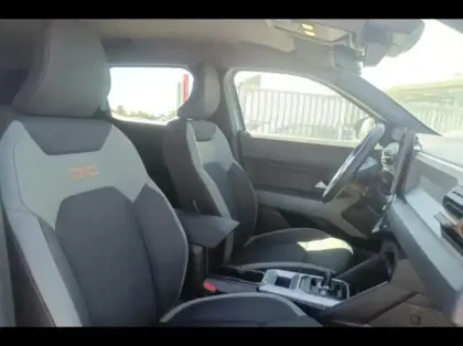 Photo 9 Dacia Duster  1.6 hybrid 140ch Extreme
