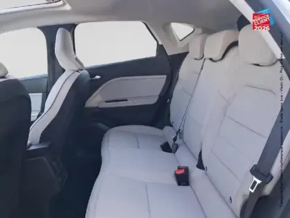 Photo 10 Renault Captur  1.6 E-Tech hybride 145ch Iconic