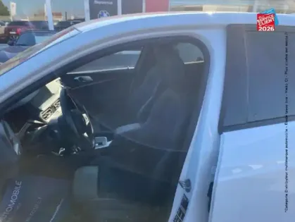 Photo 14 BMW Serie 1 Série 1 120dA xDrive 190ch M Sport