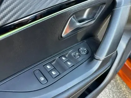 Photo 12 Peugeot 2008 Gén. II Ph1 NG GT Pack 5