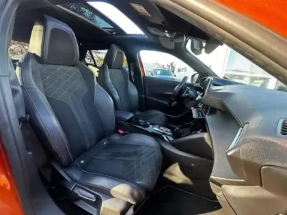 Photo 9 Peugeot 2008 Gén. II Ph1 NG GT Pack 5