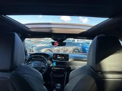 Photo 7 Peugeot 2008 Gén. II Ph1 NG GT Pack 5