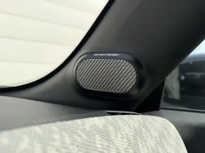 Photo 11 Mini Cooper Gén. IV (/F66/J01) Ph1 Favoured 3