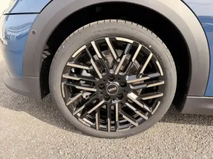 Photo 8 Mini Cooper Gén. IV (/F66/J01) Ph1 Favoured 3