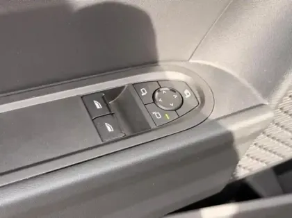 Photo 9 Mini Cooper Gén. IV (/F66/J01) Ph1 Favoured 3