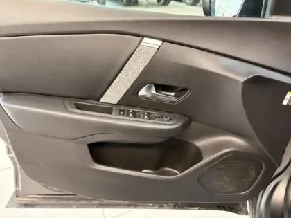 Photo 10 Citroën C4  BlueHDi 110ch S&S Feel Pack