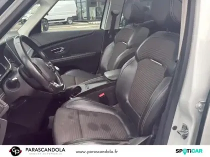 Photo 8 Renault Scenic  1.7 Blue dCi 150ch Intens