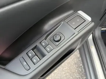 Photo 13 Volkswagen T-roc Gén. II Ph1 R-Line 5