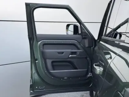 Photo 17 Land rover Defender  110 2.0 P300e PHEV X-Dynamic SE