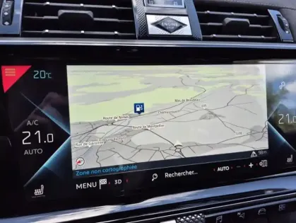 Photo 14 DS DS 7 E-TENSE 4x4 300 PERFORMANCE LINE +