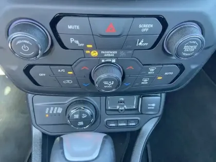 Photo 21 Jeep Renegade Gén. I Ph2 NG Limited 5