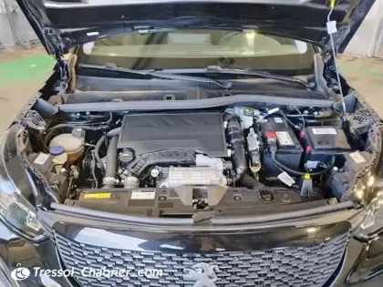 Photo 27 Peugeot 2008  PureTech 130 S&S EAT8 Style