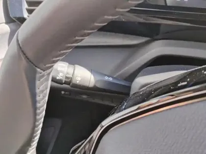 Photo 16 Peugeot 408  Hybrid 145 e-DCS6 Allure