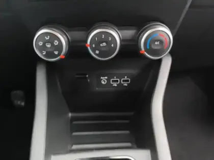 Photo 12 Renault Clio  TCe 90 Equilibre