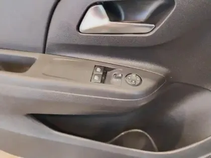 Photo 18 Opel Corsa  1.2 75 ch BVM5 Edition