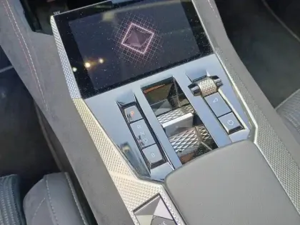 Photo 23 DS DS 4  Hybride E-Tense 225 EAT8 Performance Line+