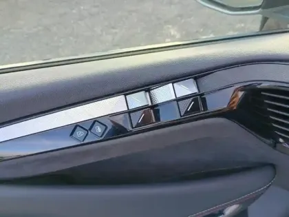 Photo 19 DS DS 4  Hybride E-Tense 225 EAT8 Performance Line+