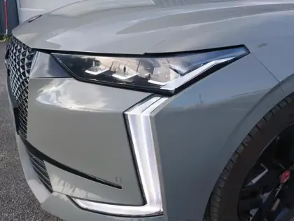 Photo 13 DS DS 4  Hybride E-Tense 225 EAT8 Performance Line+