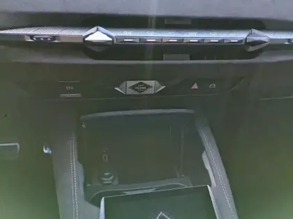 Photo 21 DS DS 4  Hybride E-Tense 225 EAT8 Performance Line+