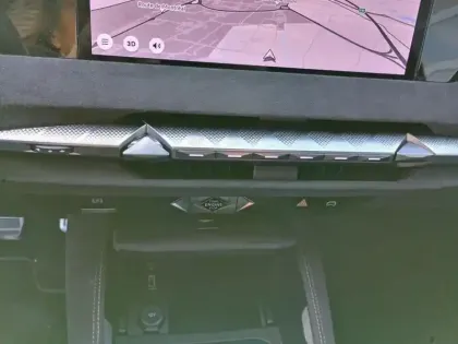 Photo 12 DS DS 4  Hybride E-Tense 225 EAT8 Performance Line+