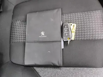 Photo 15 Peugeot 3008  BlueHDi 130ch S&S BVM6 Active Pack