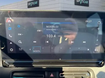 Photo 10 Citroën C3 Gén. IV Ph1 MAX 5