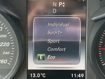 Photo 18 Mercedes Classe GLC 250 d 2.0 204 Sportline 4MATIC