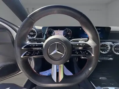 Photo 18 Mercedes Classe A 200 d AMG Line