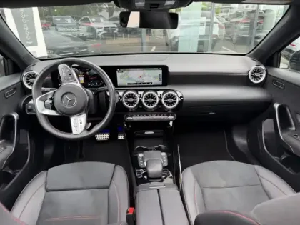 Photo 30 Mercedes Classe A 200 d AMG Line