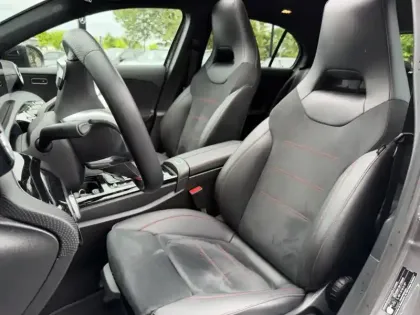 Photo 40 Mercedes Classe A 200 d AMG Line