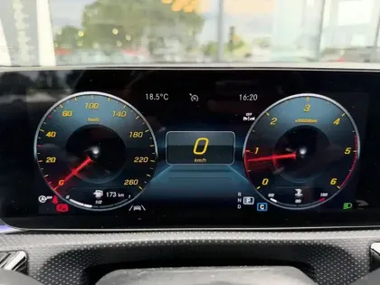 Photo 31 Mercedes Classe A 200 d AMG Line