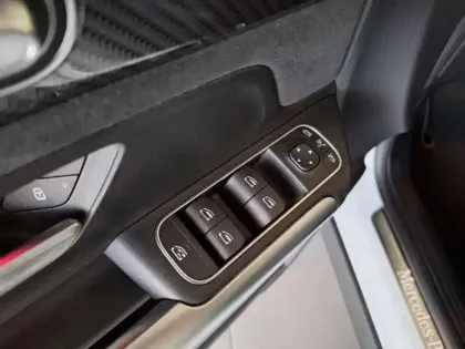 Photo 36 Mercedes GLA 200 d AMG Line