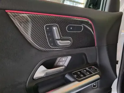 Photo 34 Mercedes GLA 200 d AMG Line