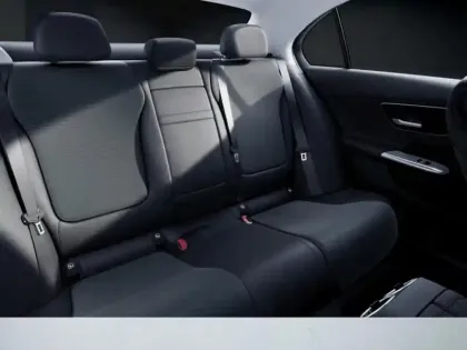 Photo 8 Mercedes Classe C  300 e Hybrid EQ Berli