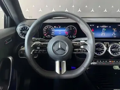 Photo 40 Mercedes Classe A 200 d AMG Line