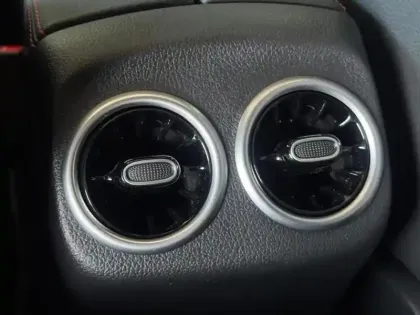 Photo 33 Mercedes Classe A 200 d AMG Line