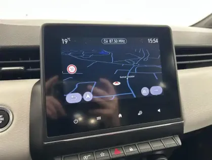 Photo 18 Renault Clio Gén. V (BJA) Ph1 Intens 5