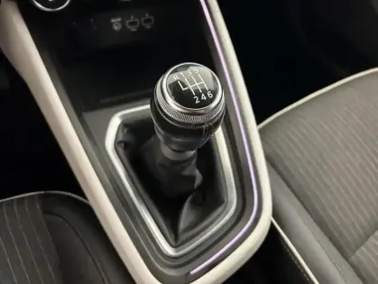 Photo 19 Renault Clio Gén. V (BJA) Ph1 Intens 5