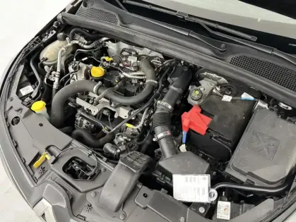 Photo 21 Renault Clio Gén. V (BJA) Ph1 Intens 5